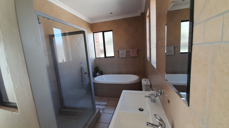 3 Bedroom Property for Sale in Xanadu Eco Residential Estate North West
